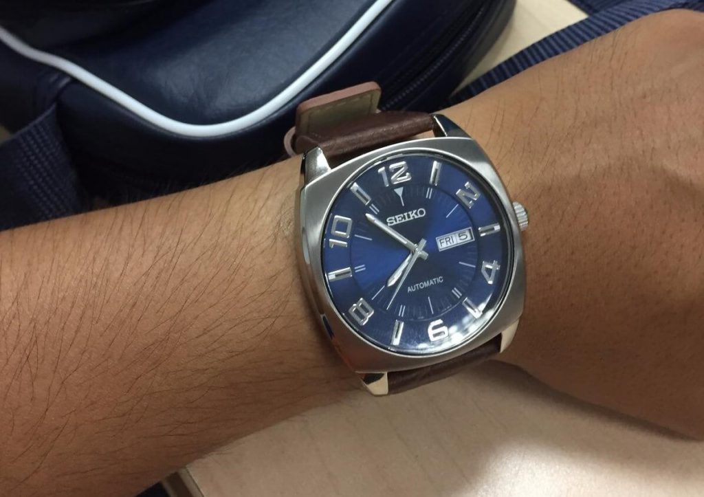 Seiko SNKN37 on hand