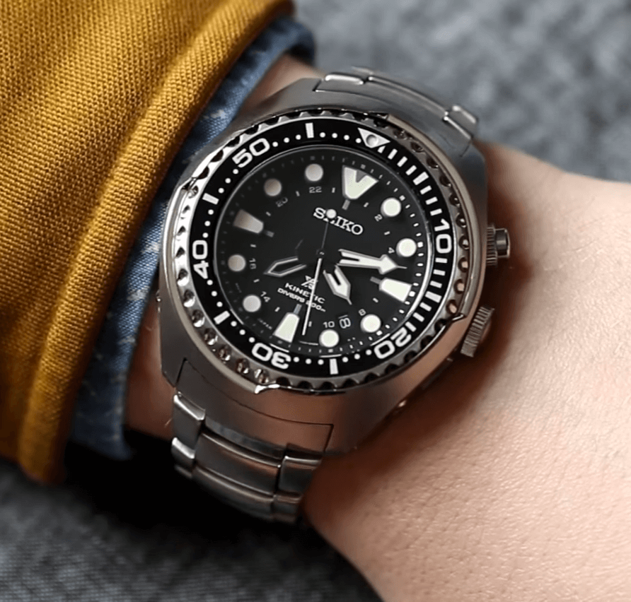 4. Seiko SUN019 kinetic watch