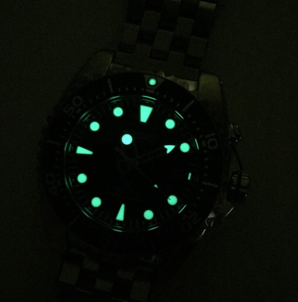 Seiko SKA371 BFK Lume